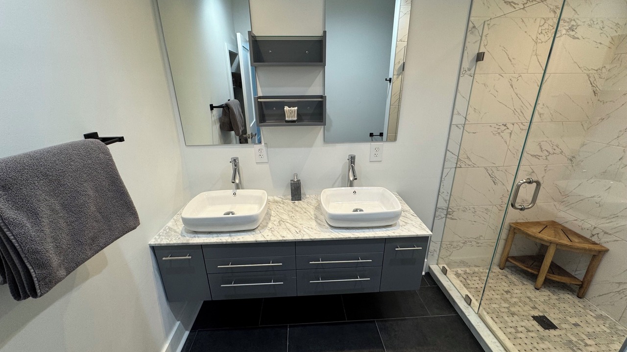 Photo of Bathroom in Manoa