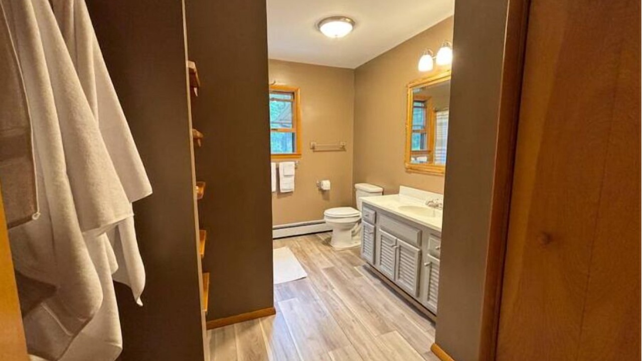 Photo of Bathroom in Highland Lake