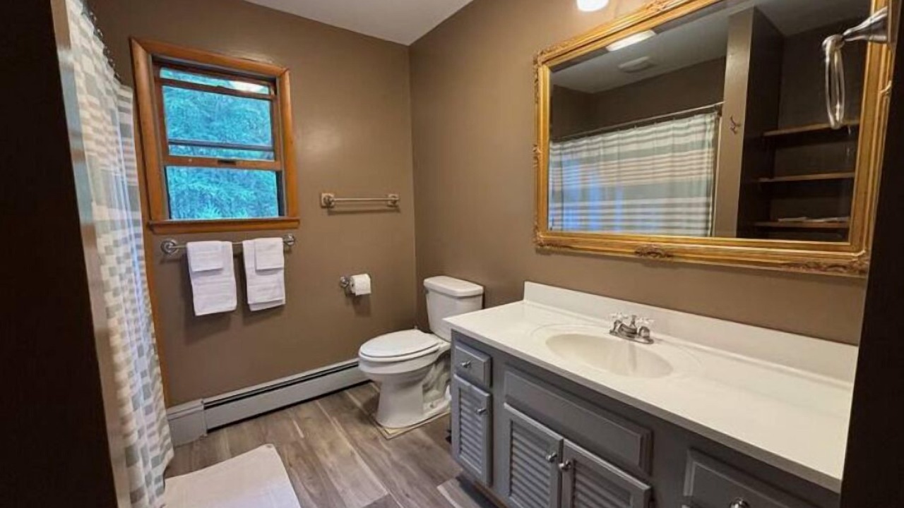Photo of Bathroom in Highland Lake