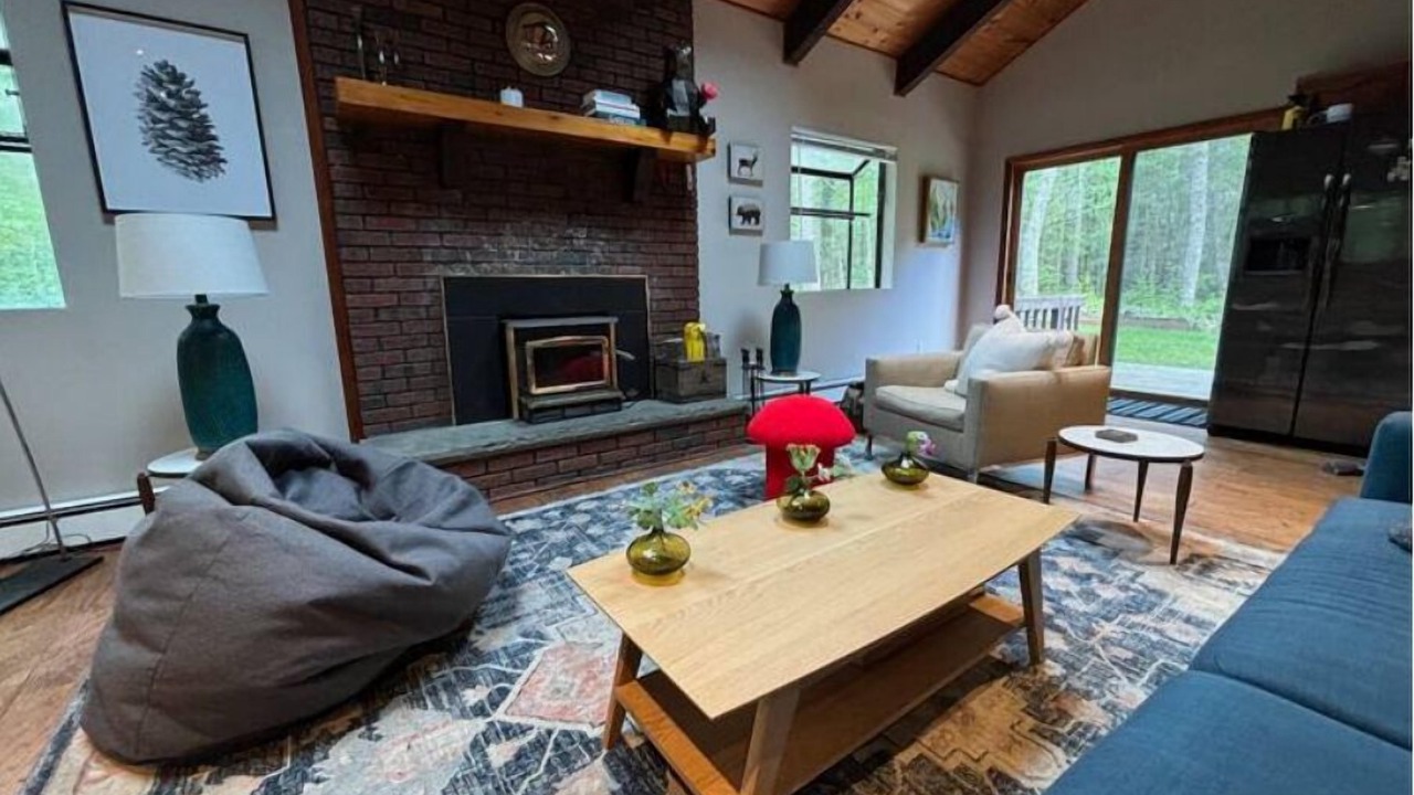 Photo of Livingroom in Highland Lake