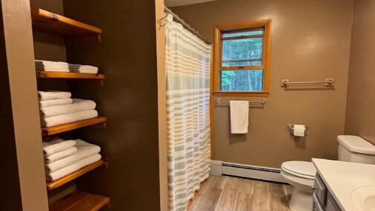 Photo of Bathroom in Highland Lake