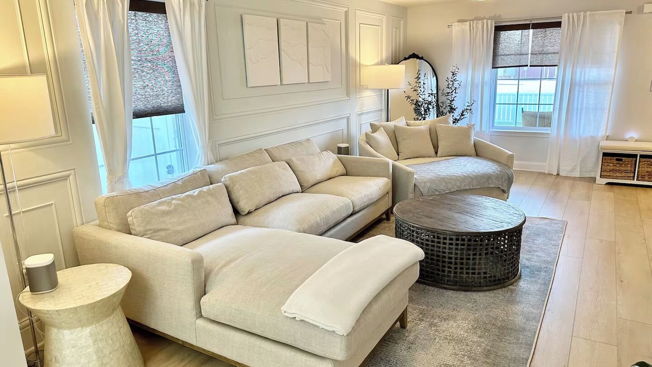 Photo of Livingroom in Long Branch