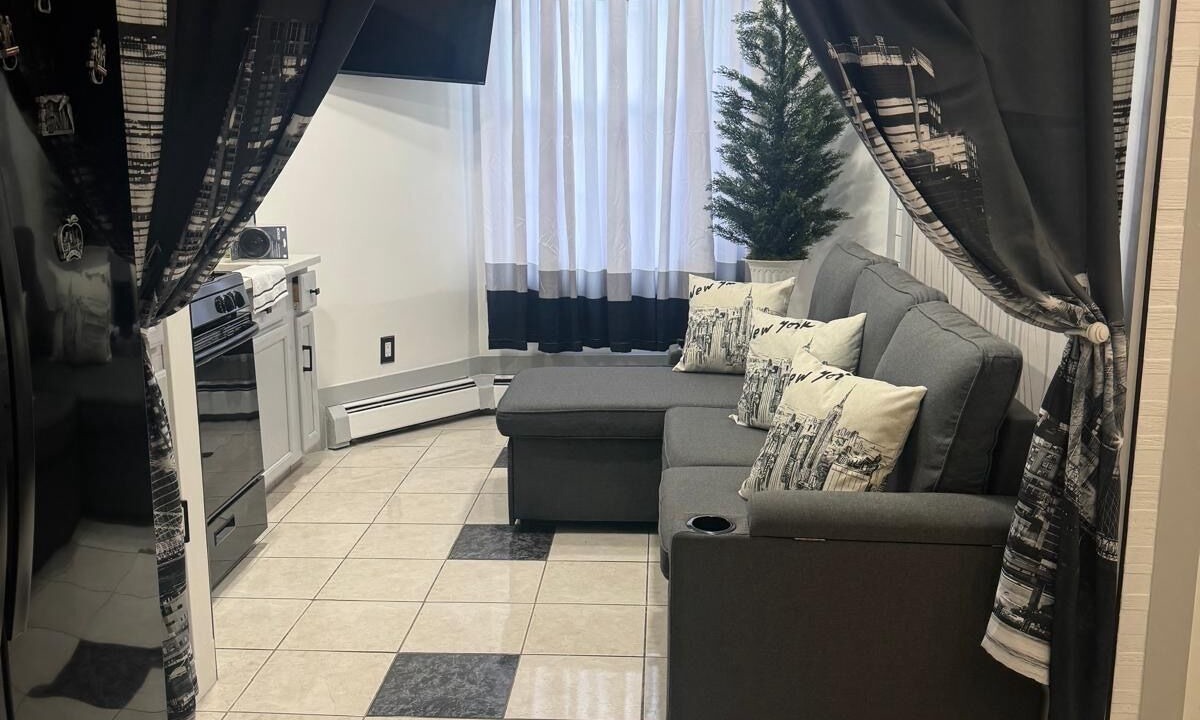 Photo of Livingroom in West New York