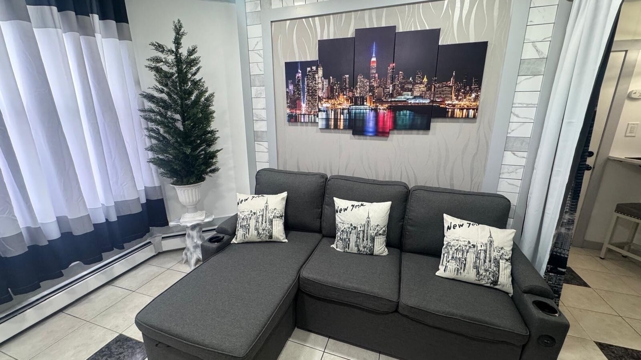 Photo of Livingroom in West New York