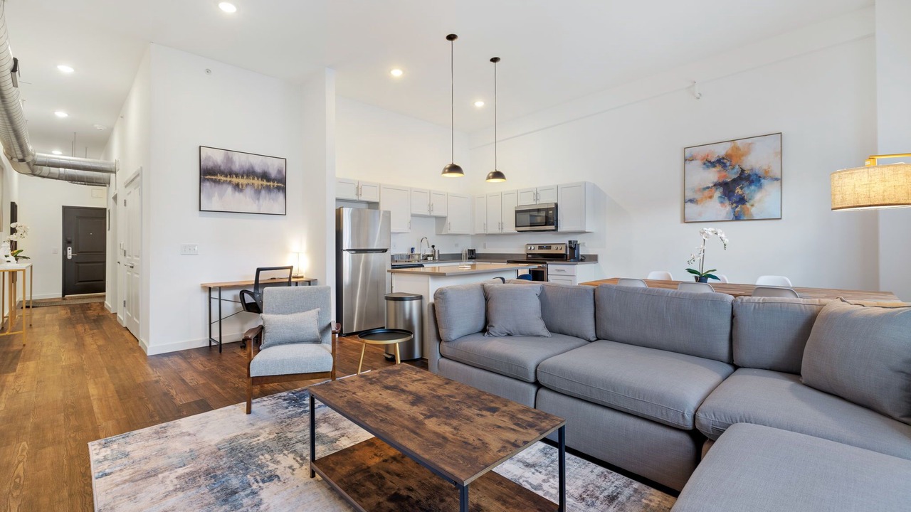 Photo of Livingroom in Allegheny-West