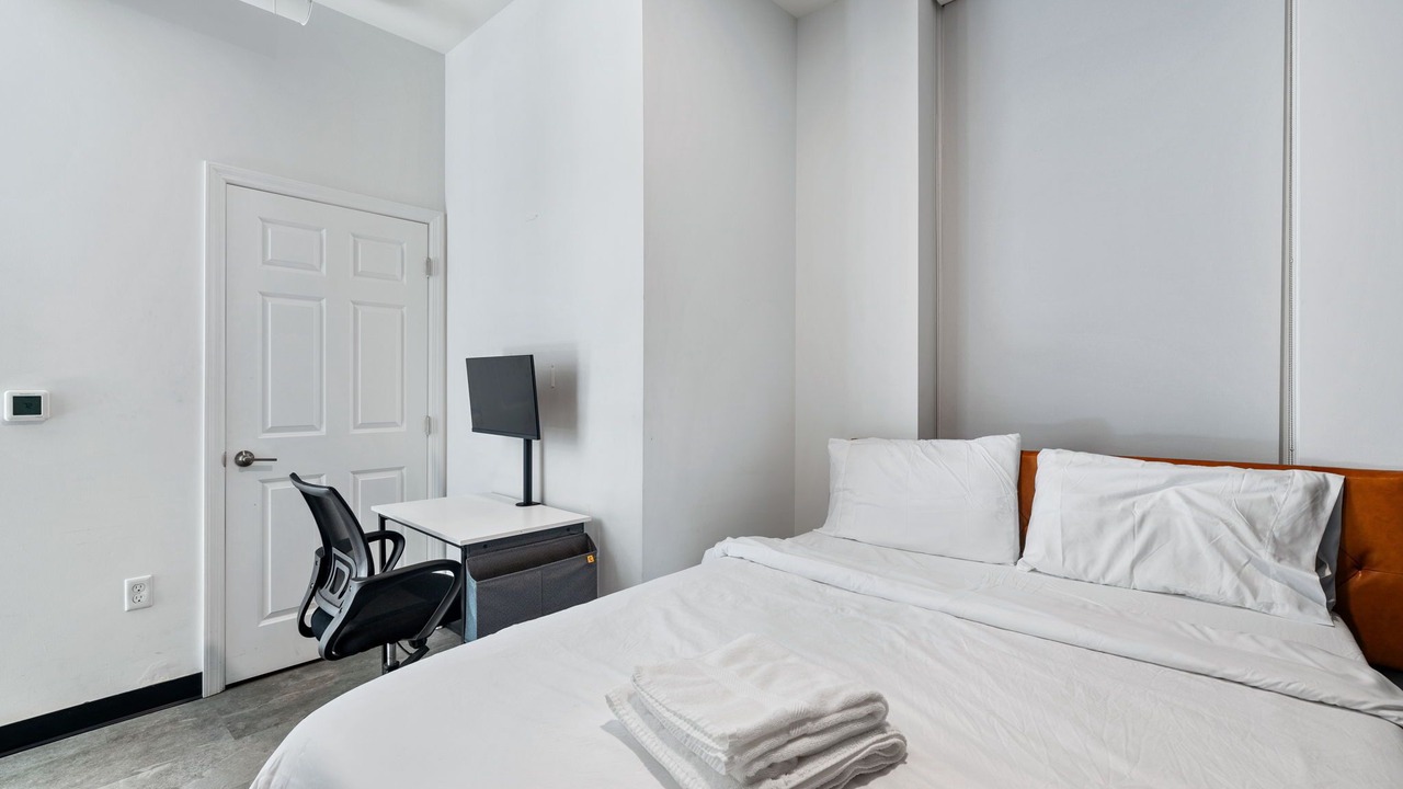 Photo of Bedroom in Downtown Pittsburgh