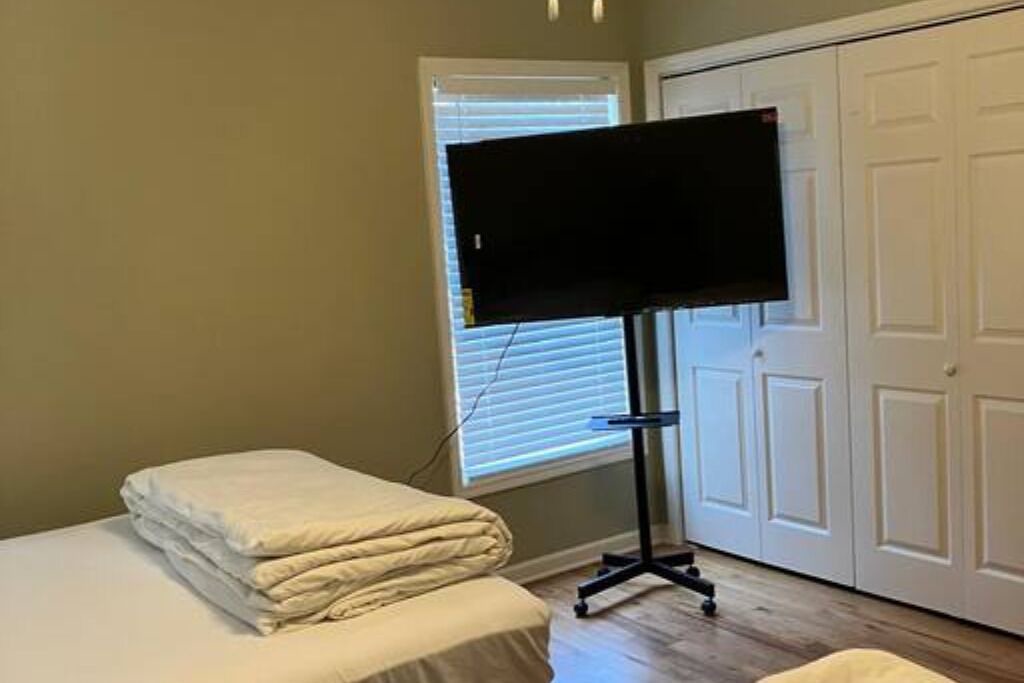 Photo of Bedroom in Glasser