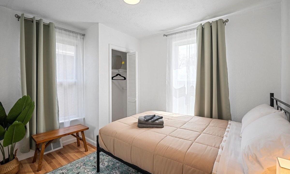 Photo of Bedroom in Natrona Heights