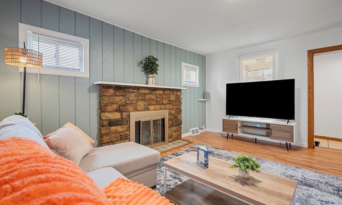 Photo of Livingroom in Natrona Heights
