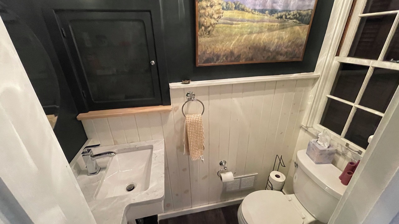 Photo of Bathroom in Armbrust