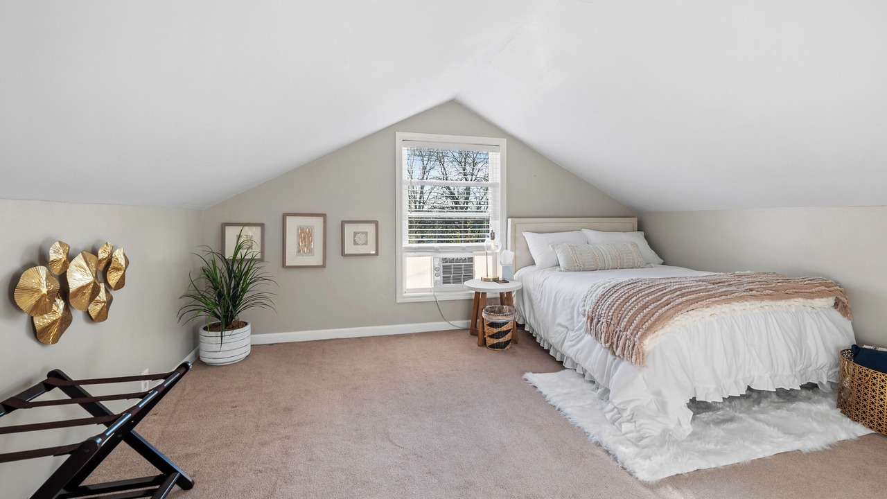 Photo of Bedroom in Greentown