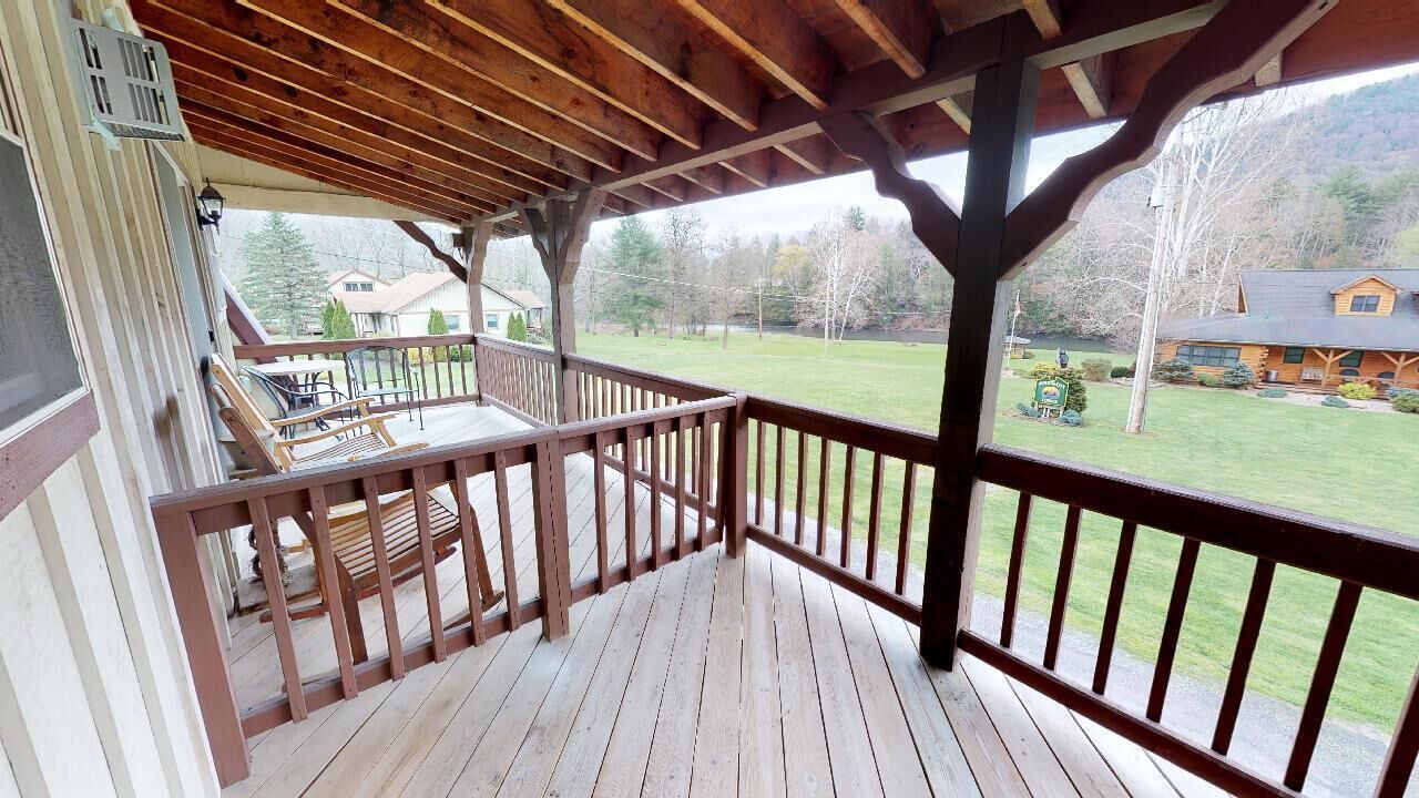 Photo of Outdoor in Gaines