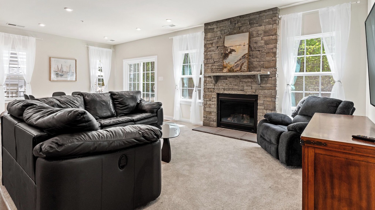 Photo of Livingroom in Bayside