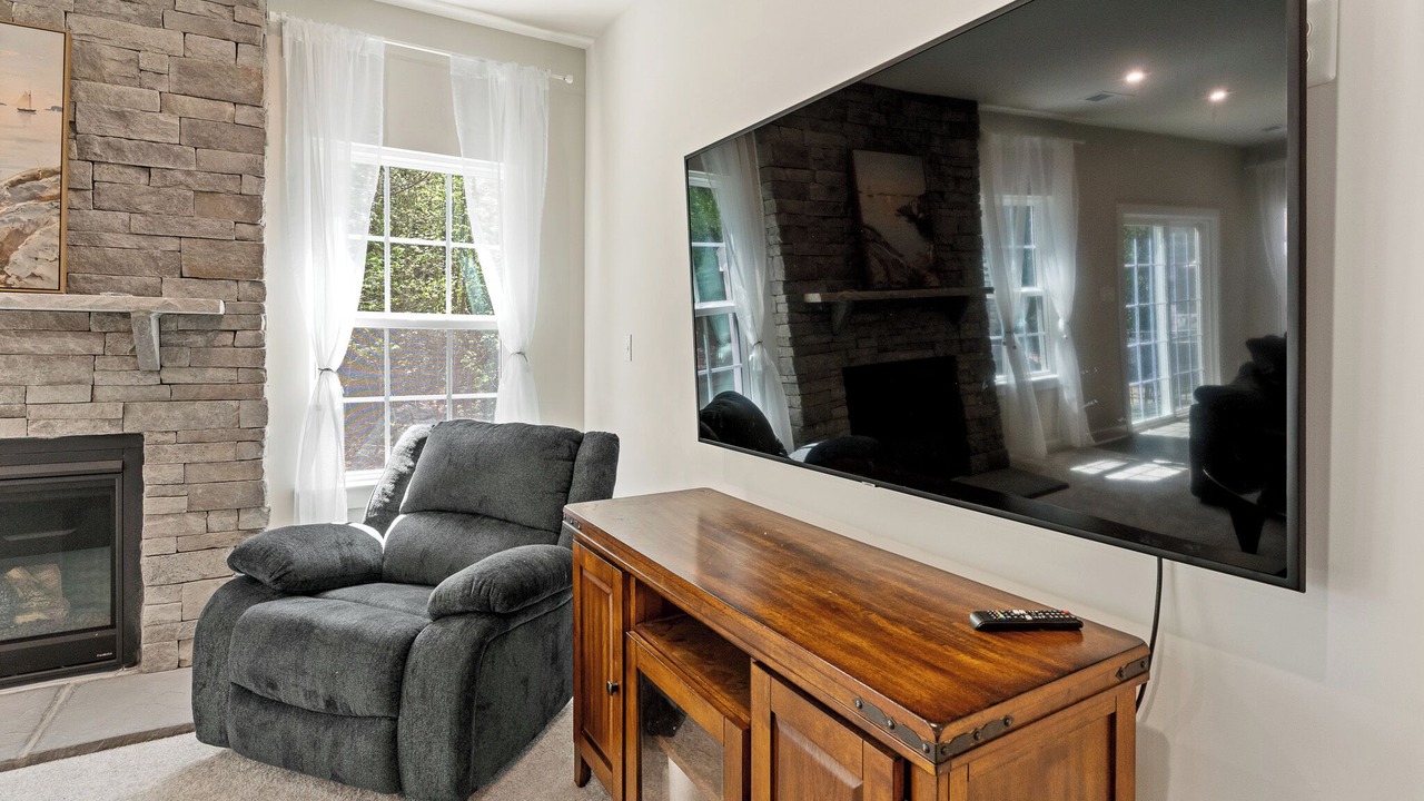Photo of Livingroom in Bayside