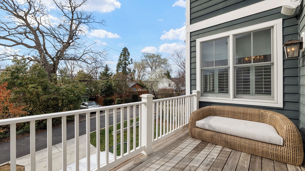 Photo of Patio Balcony in Virginia Square