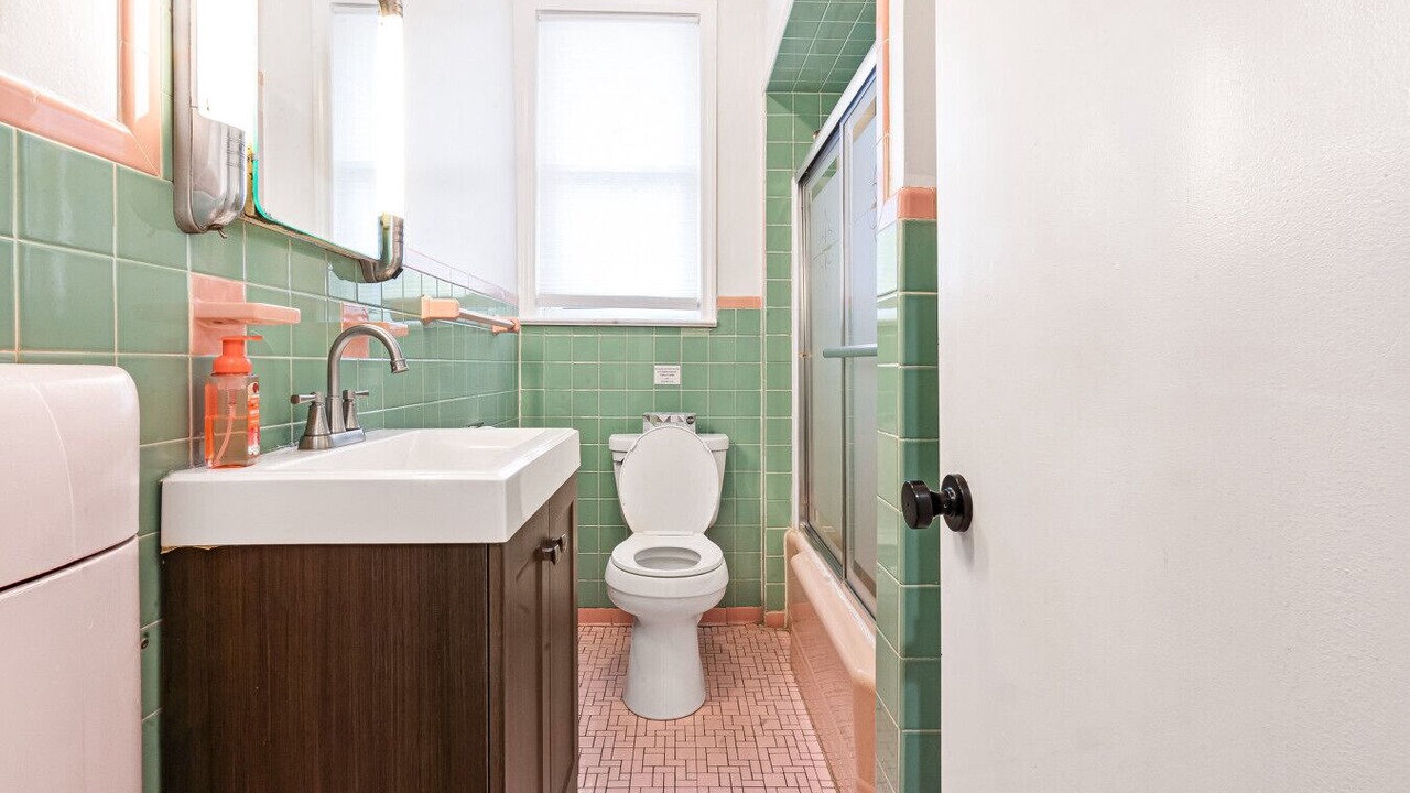 Photo of Bathroom in Woodridge