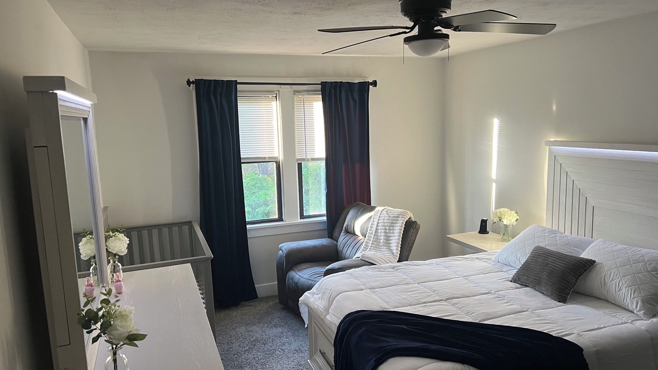 Photo of Bedroom in Plum