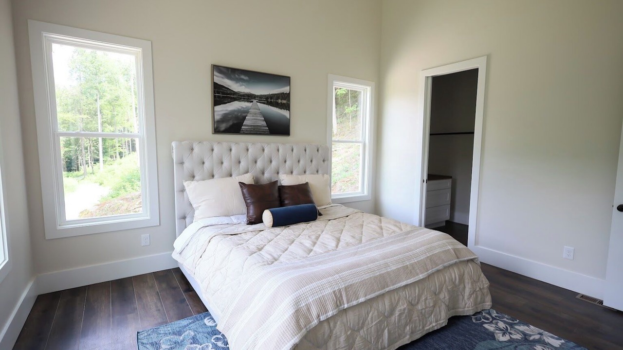 Photo of Bedroom in Pittsburg