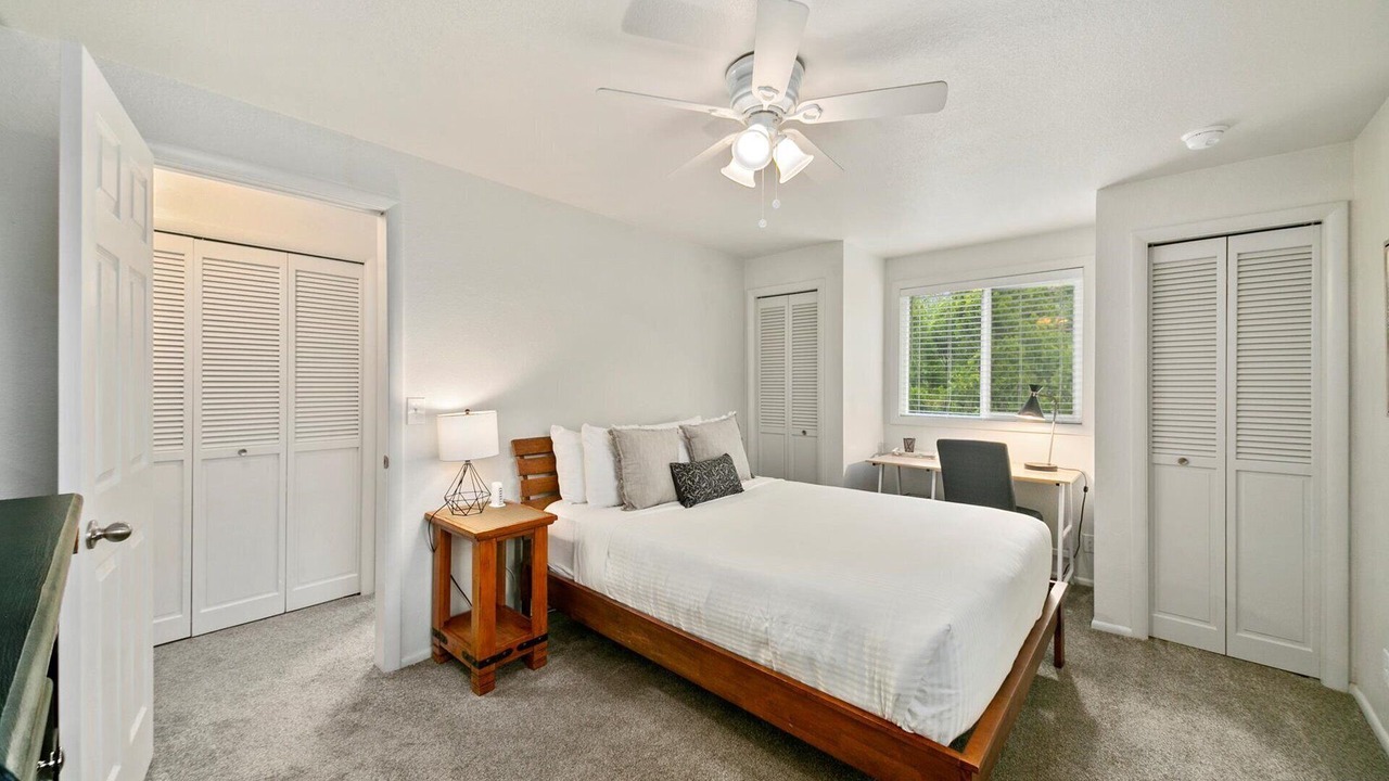 Photo of Bedroom in Depot Bench