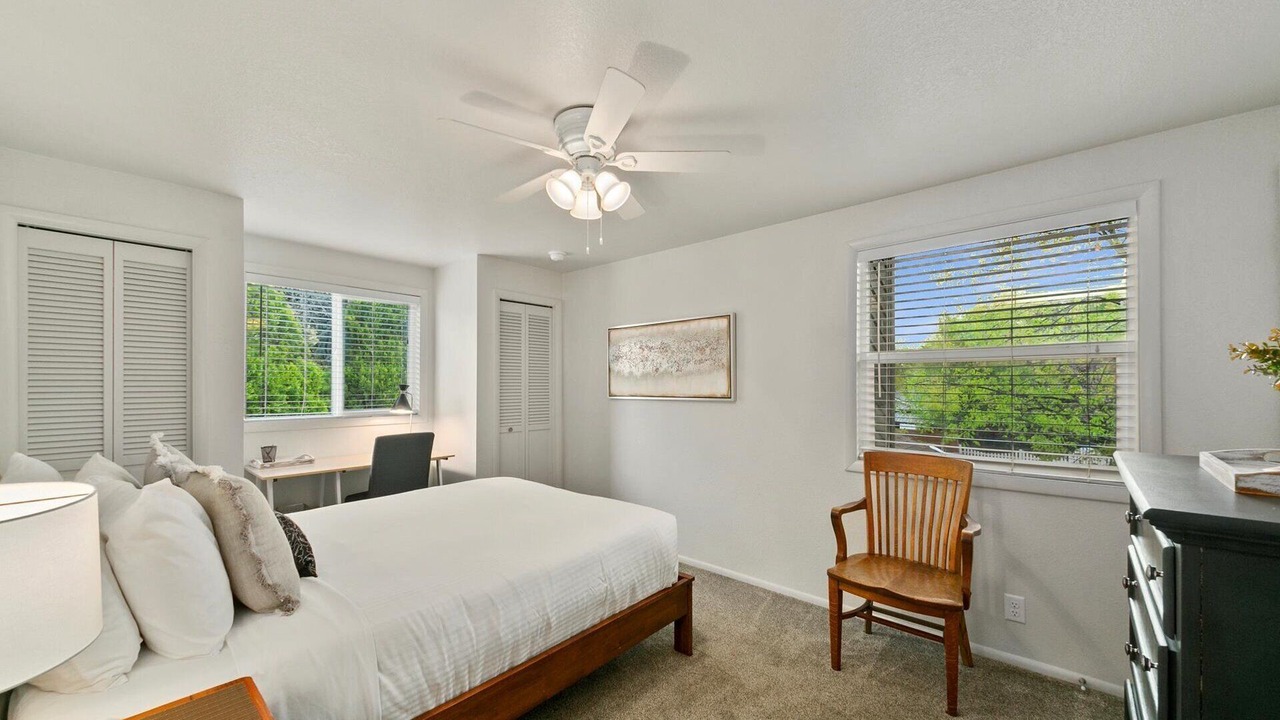 Photo of Bedroom in Depot Bench