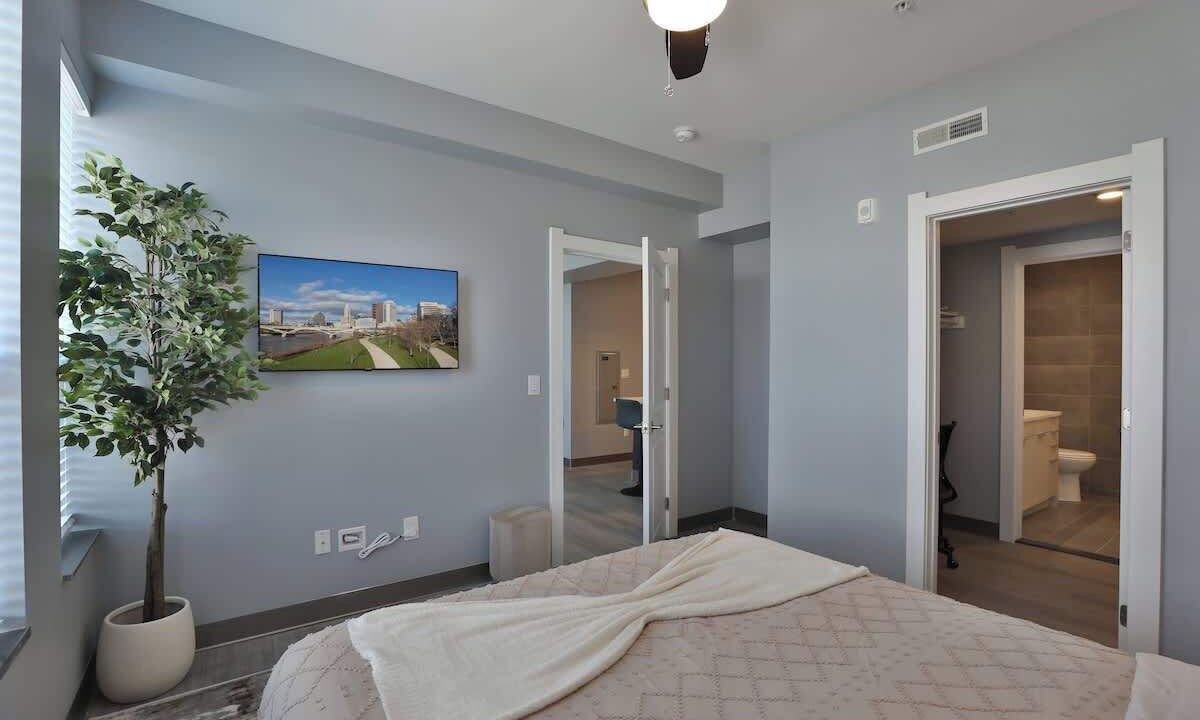 Photo of Bedroom in Old North Columbus
