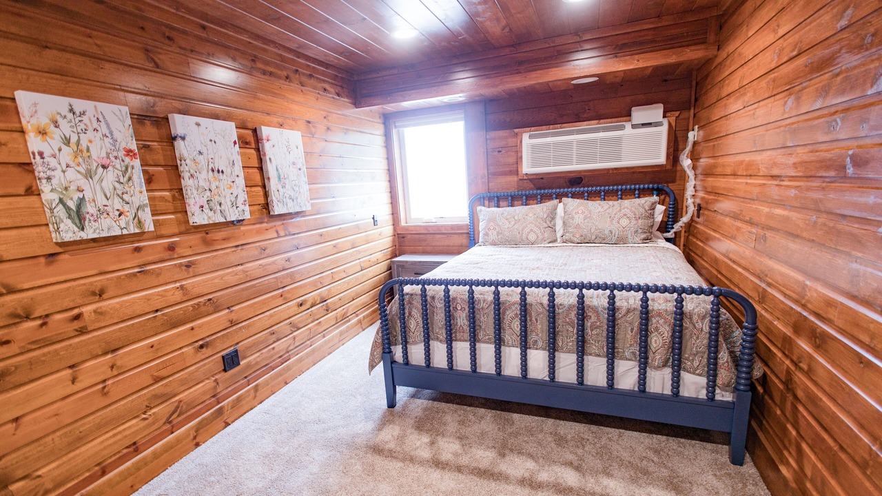 Photo of Bedroom in Canal Fulton
