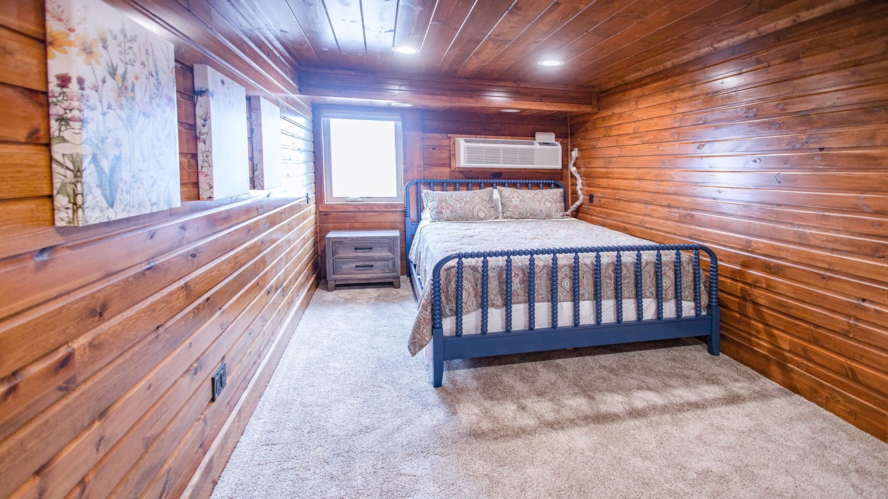 Photo of Bedroom in Canal Fulton