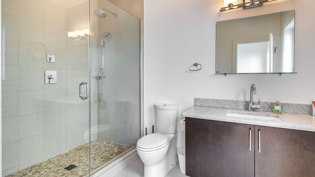 Photo of Bathroom in Old City