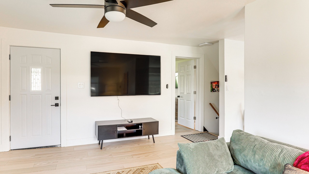 Photo of Livingroom in Youngstown