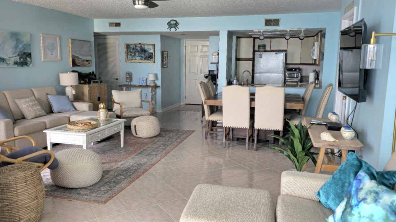 Photo of Livingroom in McCutcheon Field