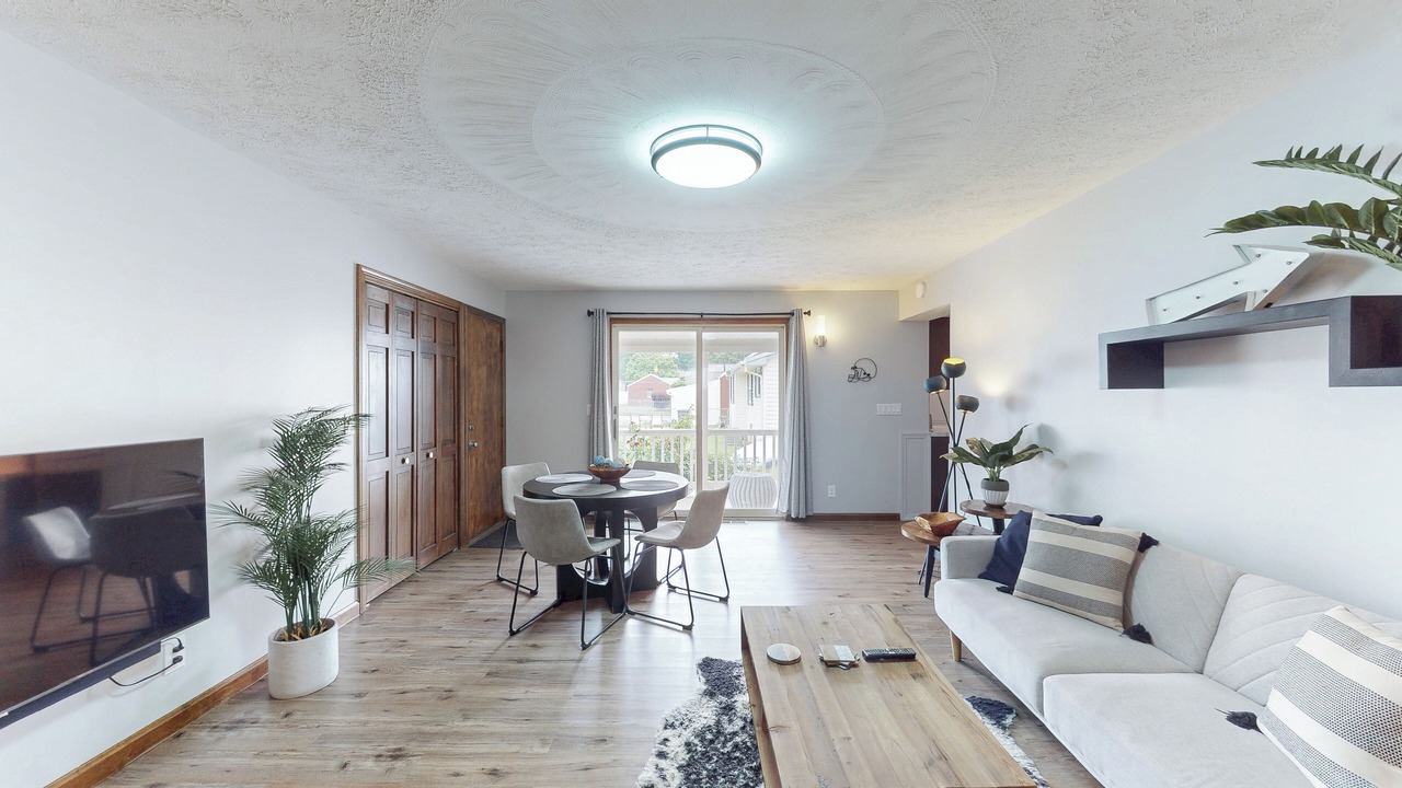 Photo of Livingroom in Canton