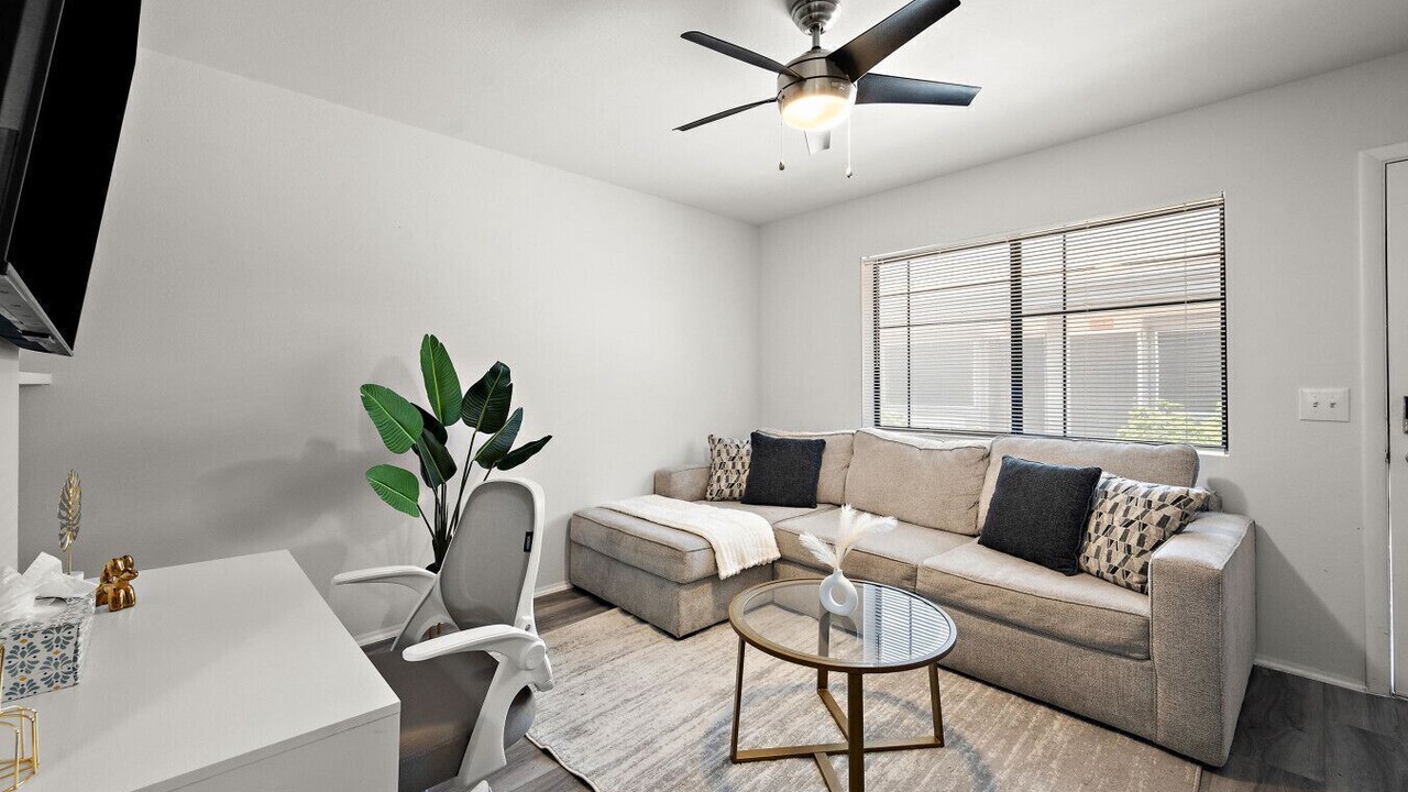 Photo of Livingroom in Peaceful Valley