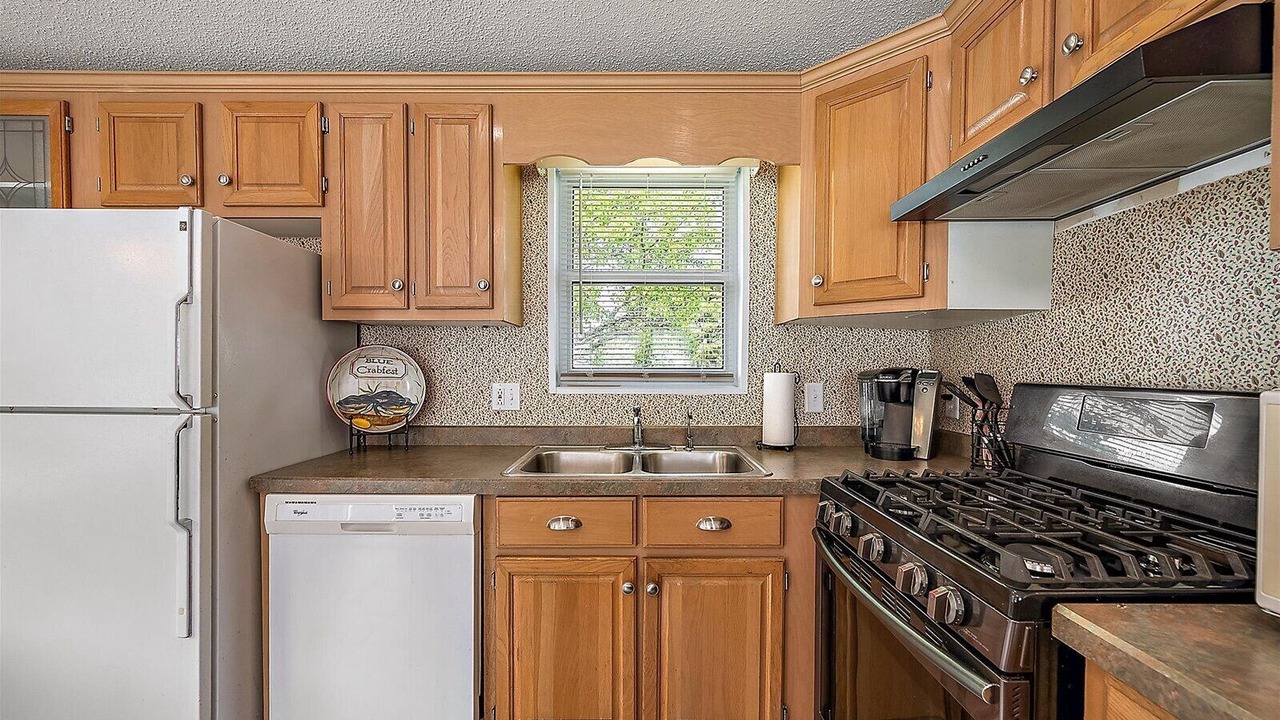 Photo of Kitchen in Assateague Pointe