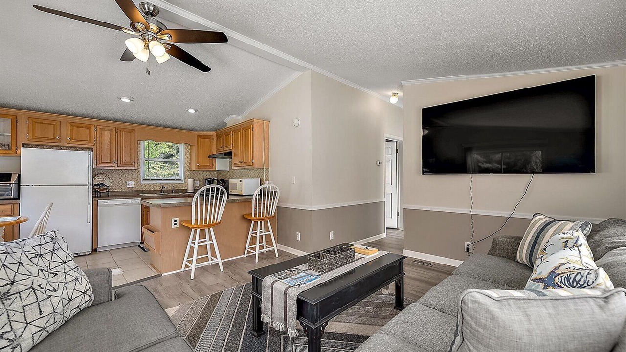 Photo of Livingroom in Assateague Pointe