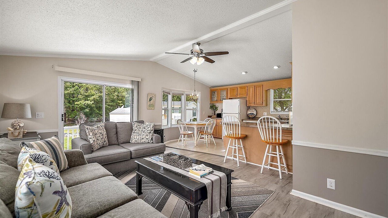 Photo of Livingroom in Assateague Pointe