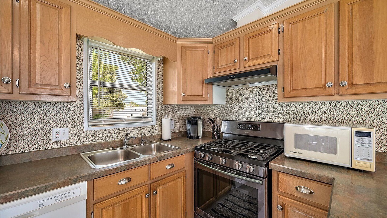 Photo of Kitchen in Assateague Pointe