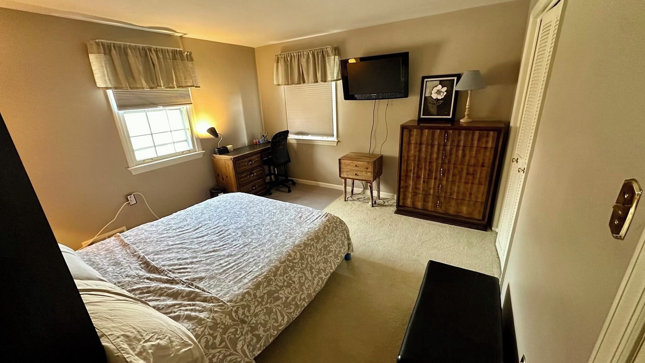 Photo of Bedroom in Oakmont