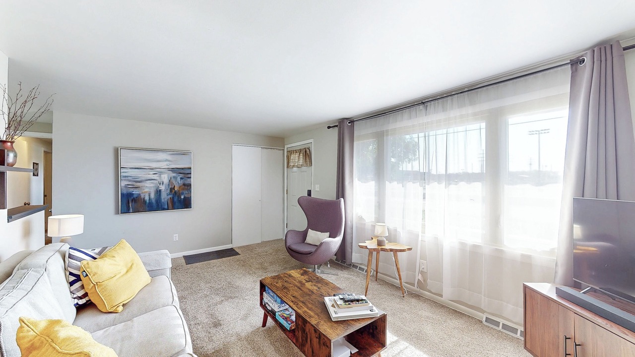 Photo of Livingroom in Canton