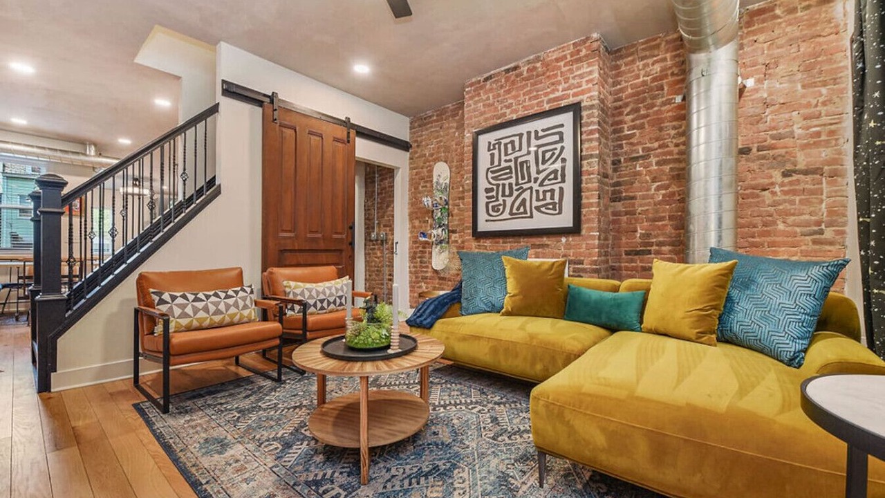 Photo of Livingroom in Central Northside