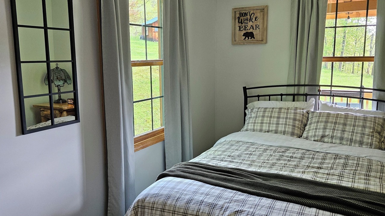 Photo of Bedroom in Newcomerstown
