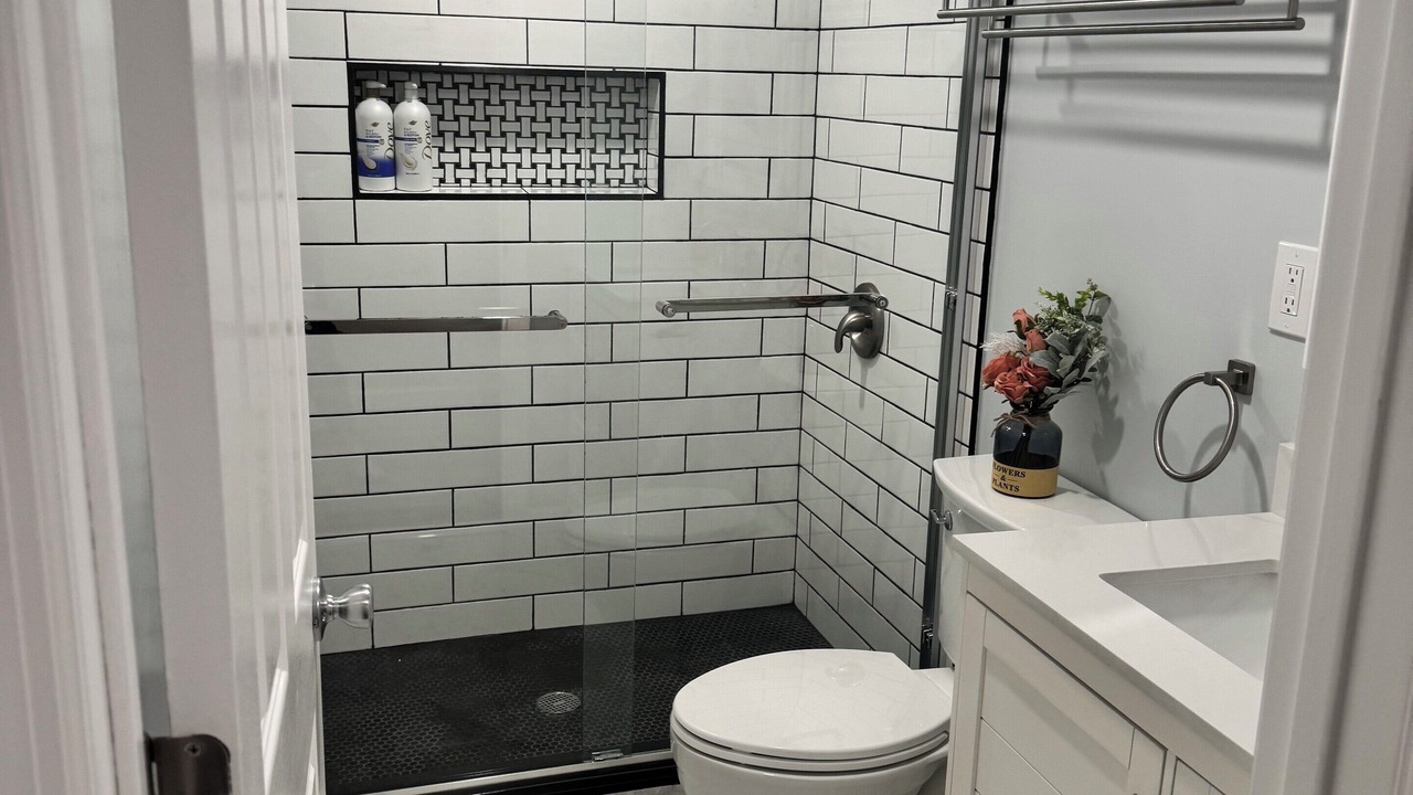 Photo of Bathroom in Communipaw