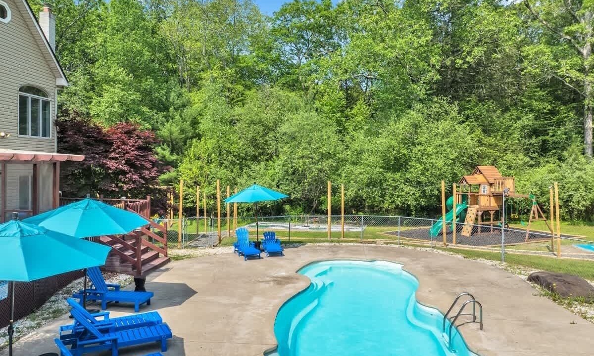 Photo of Outdoor in Reeders