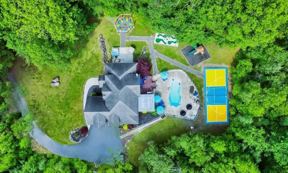 Photo of Outdoor in Reeders