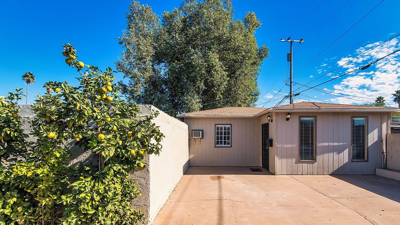 Photo of Outdoor in F. Q. Story