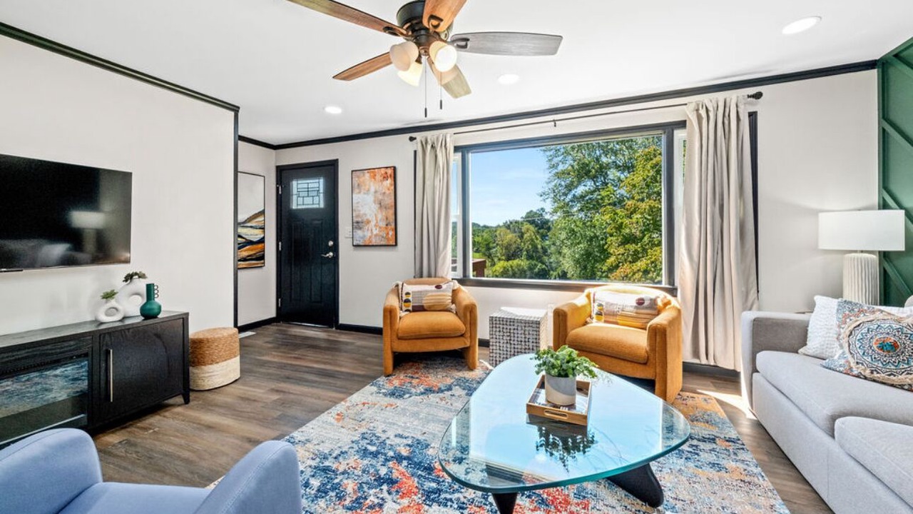 Photo of Livingroom in Russell