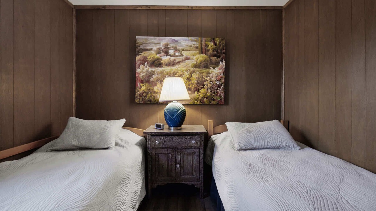Photo of Bedroom in Points