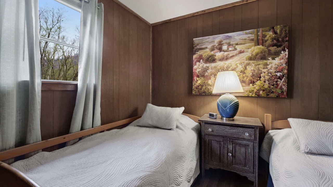 Photo of Bedroom in Points