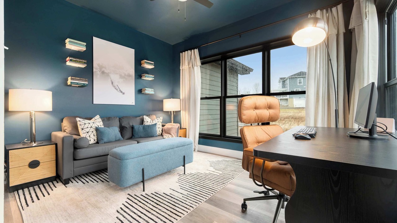Photo of Livingroom in Lansing