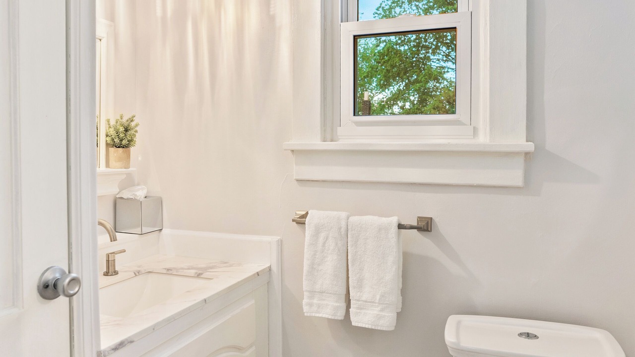 Photo of Bathroom in Groveport