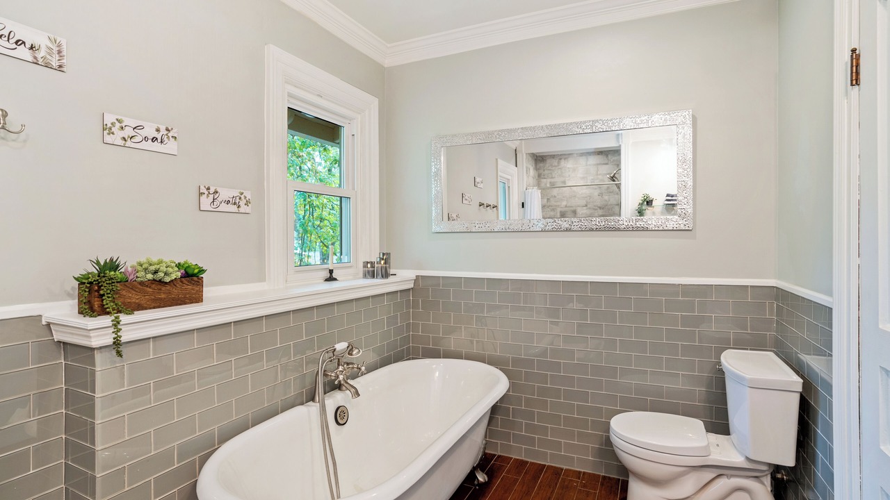 Photo of Bathroom in Groveport